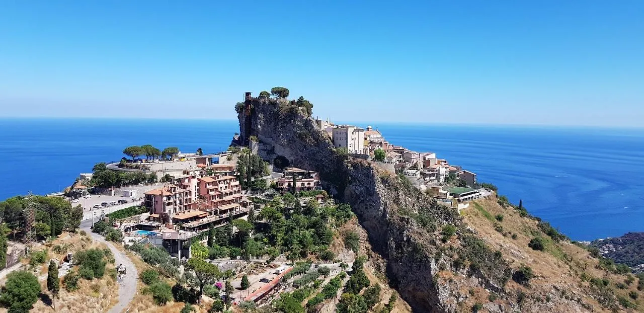 Casa Vacanze Monte Venere カステルモーラ 別荘